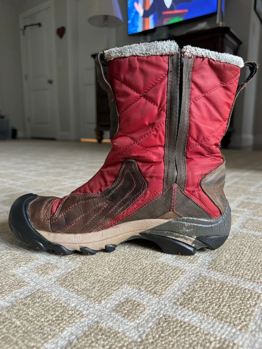 KEEN Betty Waterproof Winter Snow Boots Red Brown Insulated Women’s 9.5